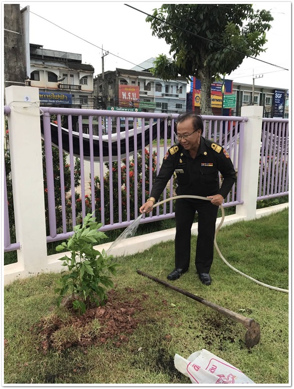 ร่วมปลูกต้นทองอุไรเพื่อถวายเป็นพระราชกุศลแก่พระองค์ท่านรัชกาลที่ 9 